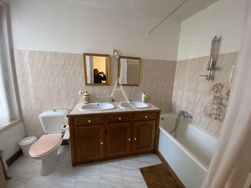 Maison - 197 m² - 8 pièces