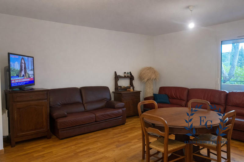 Appartement - 97 m² - 5 pièces