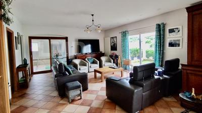 Maison - 204 m² - 7 pièces