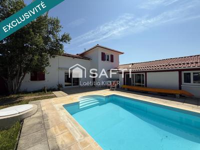 Maison - 198 m² - 10 pièces