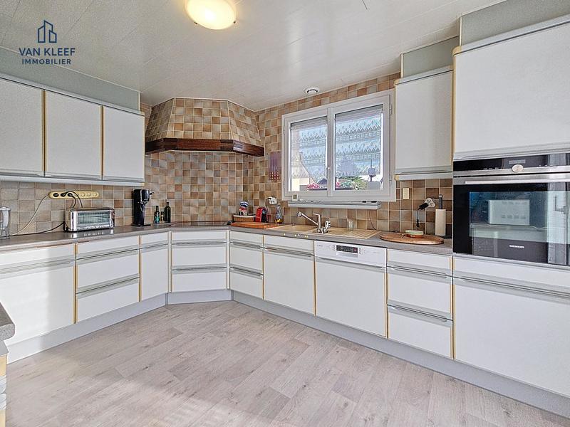 Maison traditionnelle - 94 m² - 4 pièces