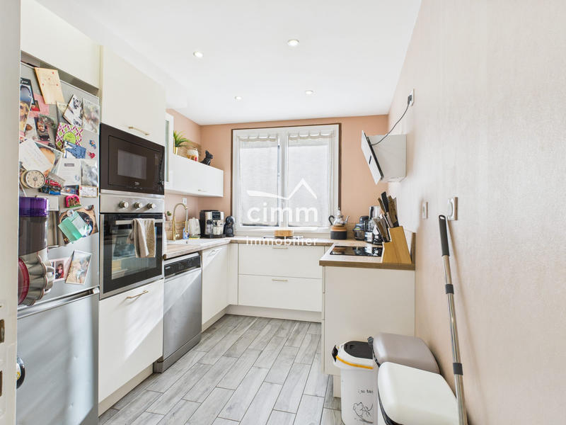 Appartement - 80 m² - 4 pièces