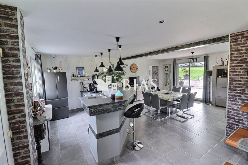 Maison contemporaine - 230 m² - 7 pièces