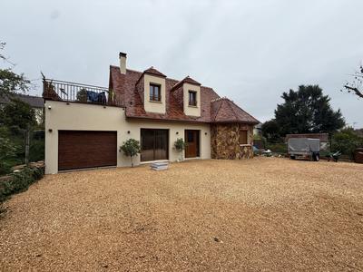 Maison traditionnelle - 140 m² - 6 pièces