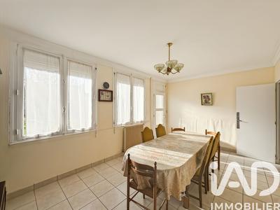 Maison - 97 m² - 5 pièces