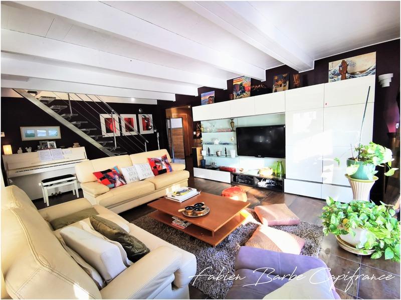 Maison - 178 m² - 10 pièces