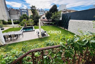 Appartement - 200 m² - 6 pièces