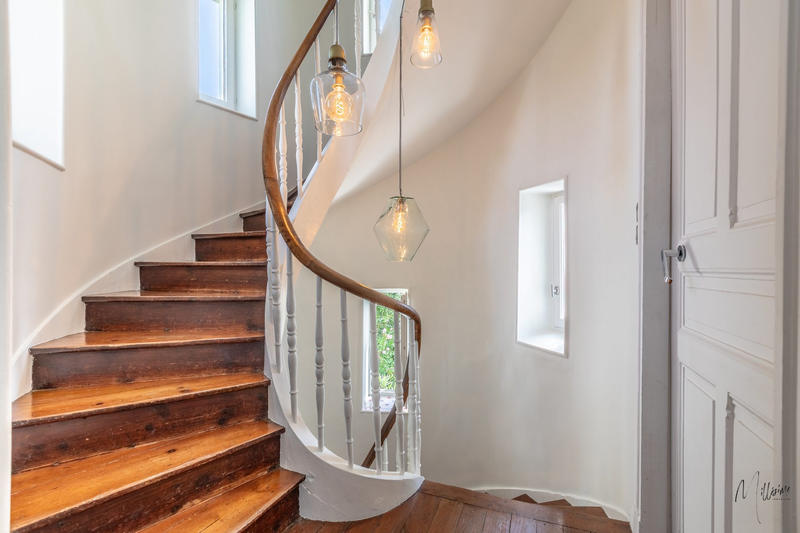 Maison - 270 m² - 7 pièces