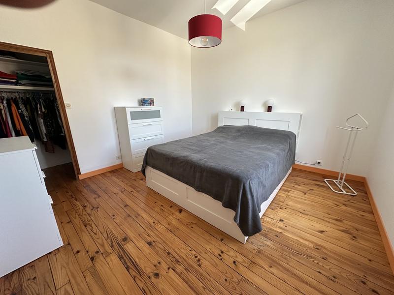 Maison - 261 m² - 12 pièces