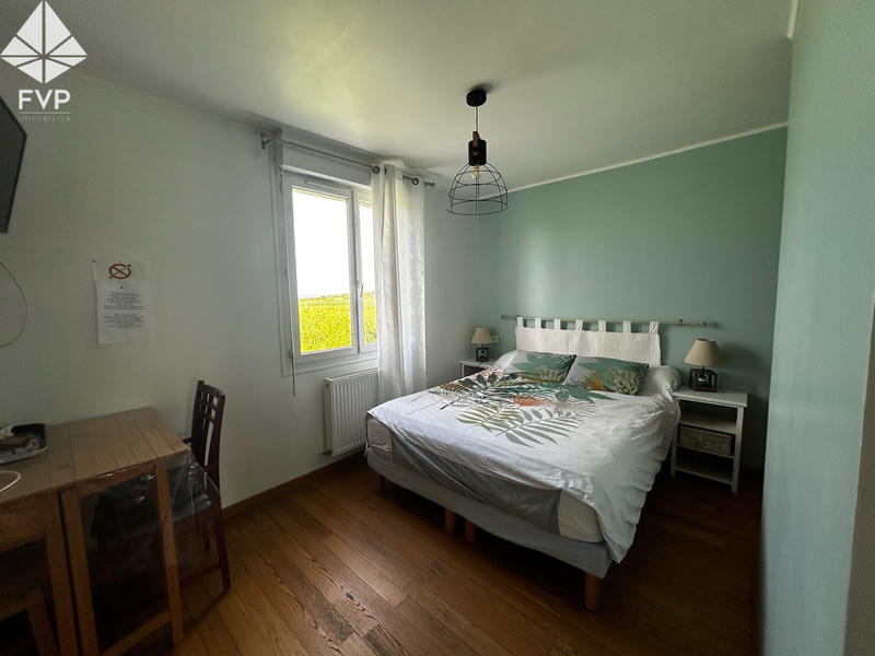 Maison - 250 m² - 8 pièces