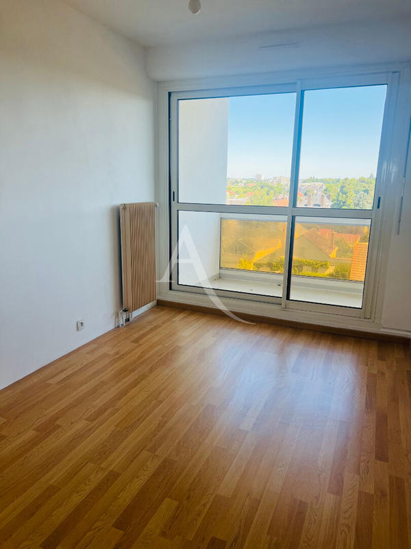 Appartement - 100 m² - 5 pièces