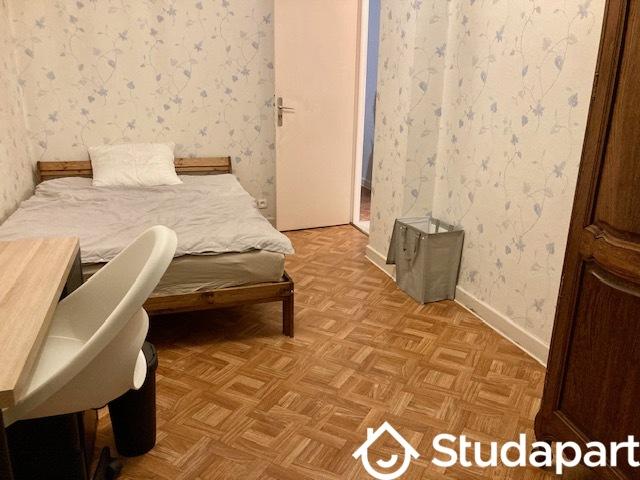 Chambre - 12 m² - 1 pièce