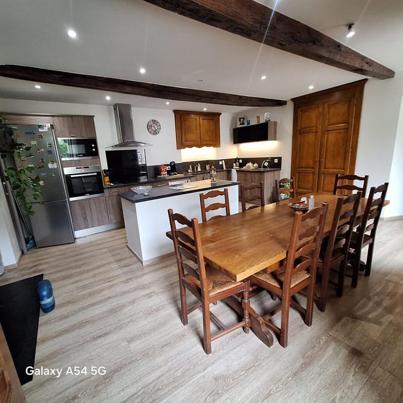 Maison - 300 m² - 11 pièces