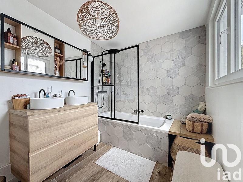 Maison - 105 m² - 4 pièces