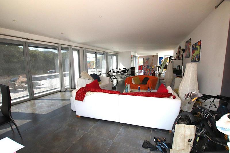 Villa - 300 m² - 8 pièces