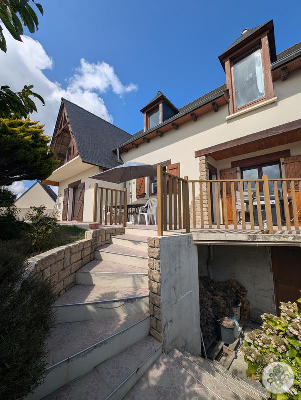 Maison - 179 m² - 6 pièces
