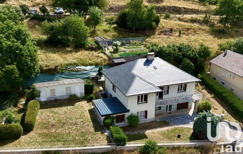 Maison - 211 m² - 8 pièces