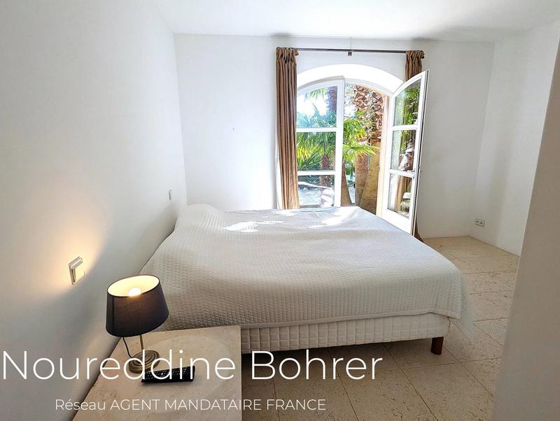 Maison - 251 m² - 7 pièces