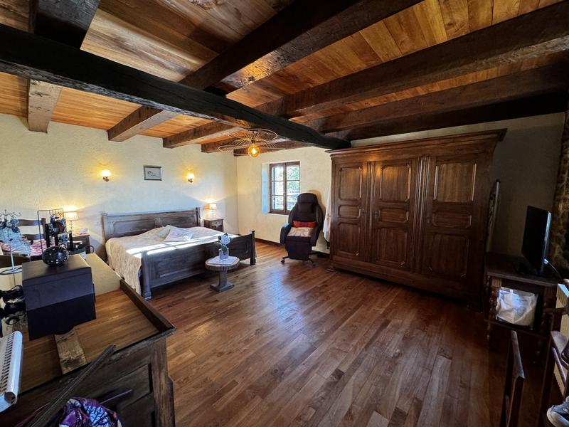 Maison - 205 m² - 5 pièces