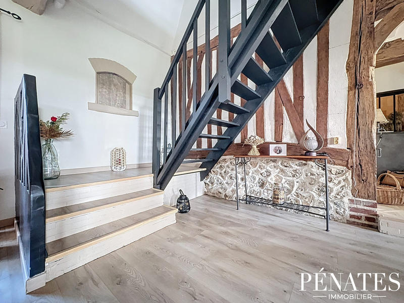 Maison traditionnelle - 295 m² - 6 pièces