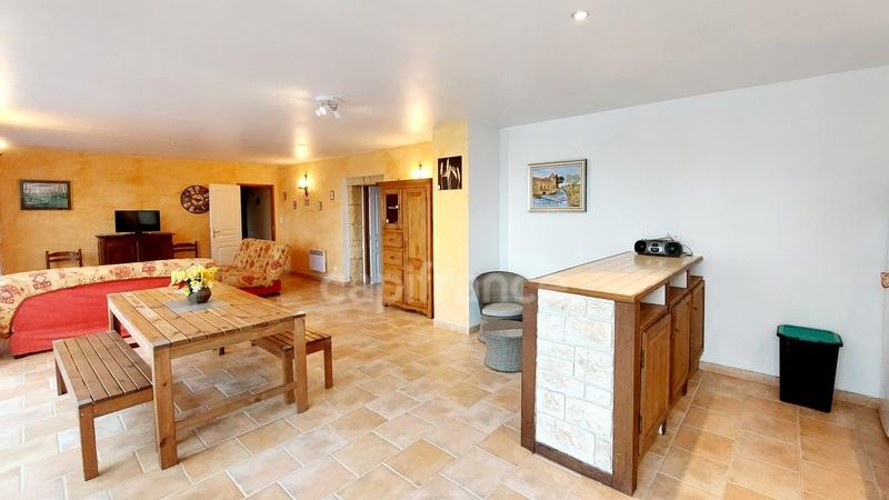 Maison - 230 m² - 10 pièces