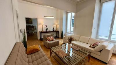 Appartement - 135 m² - 6 pièces