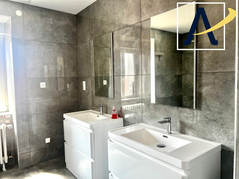 Appartement - 290 m² - 8 pièces