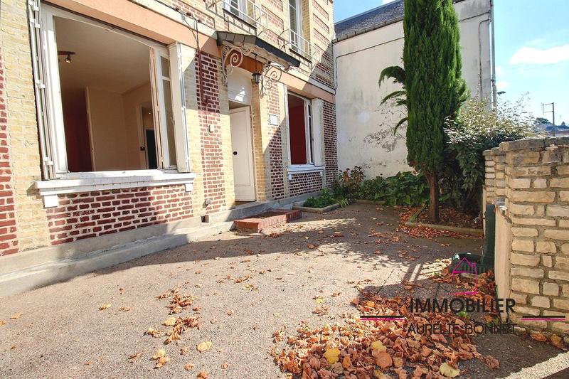 Maison - 180 m² - 7 pièces