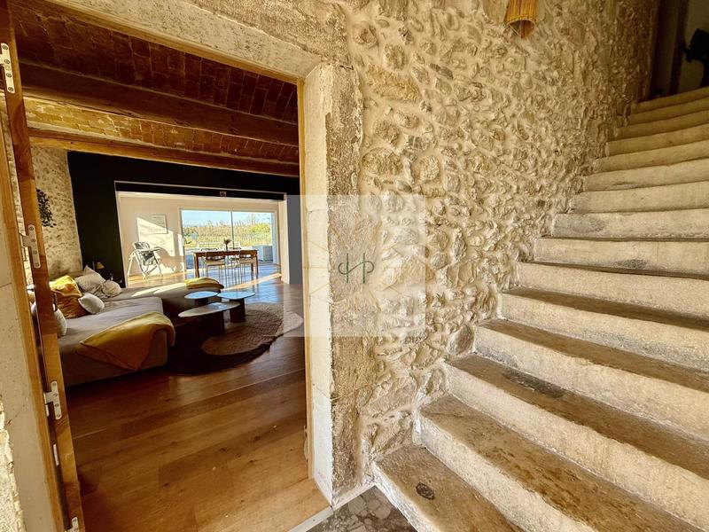 Maison - 257 m² - 8 pièces