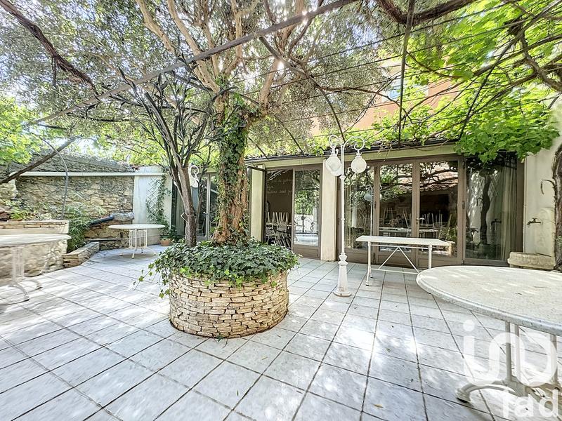 Maison - 360 m² - 10 pièces