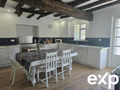 Maison - 336 m² - 10 pièces