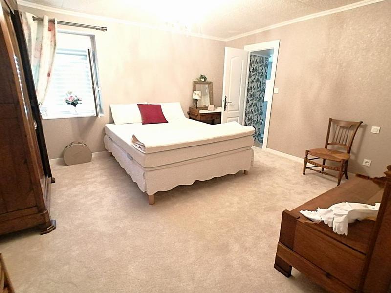 Maison - 290 m² - 8 pièces