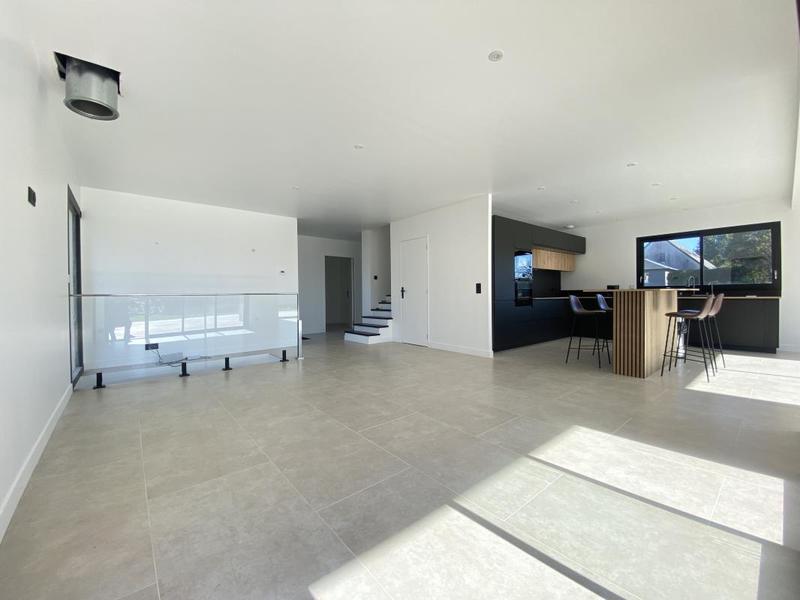 Maison - 163 m² - 5 pièces