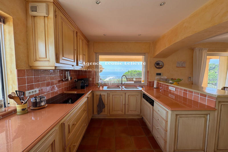 Maison - 213 m² - 7 pièces