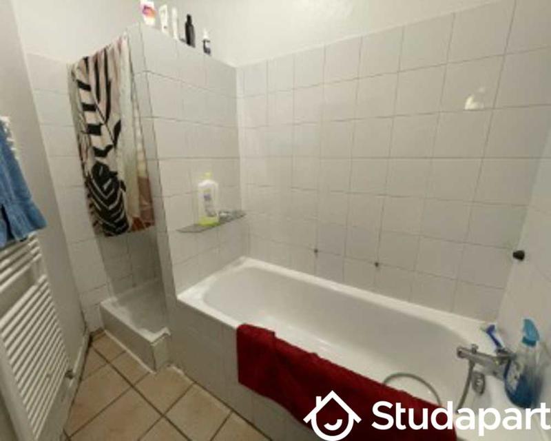 Chambre - 90 m² - 1 pièce