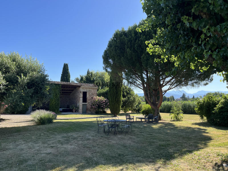 Mas - 519 m² - 12 pièces