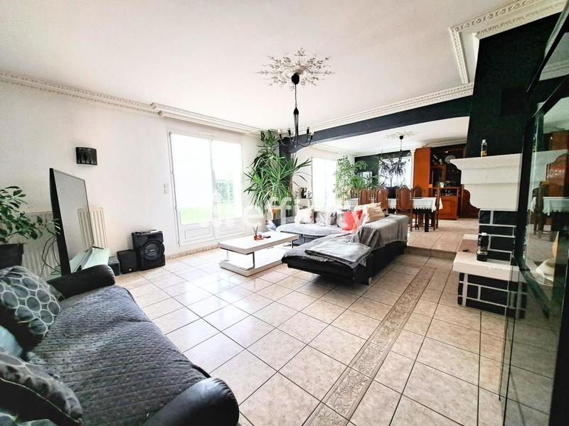 Maison - 230 m² - 8 pièces