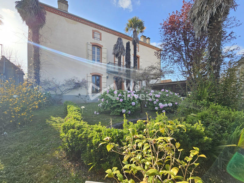 Maison - 200 m² - 9 pièces