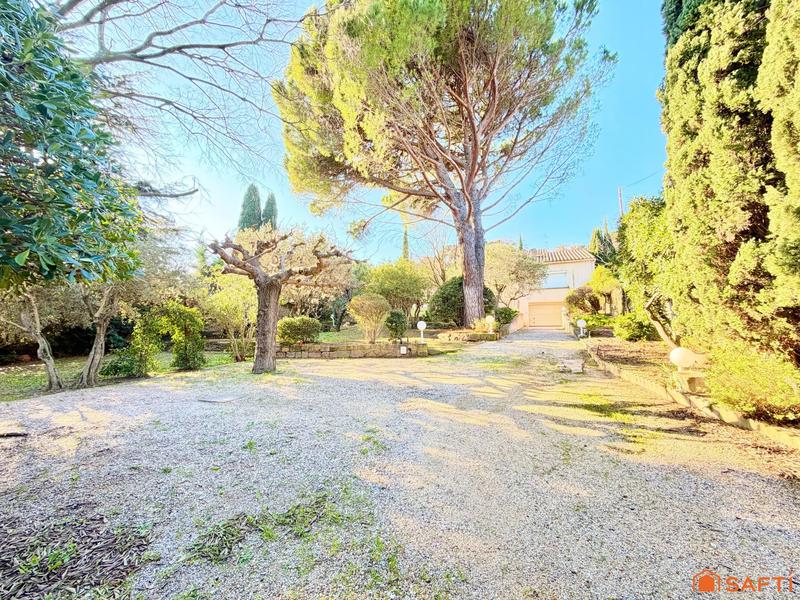 Villa - 232 m² - 6 pièces