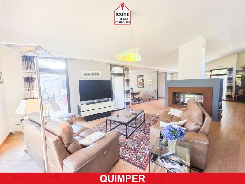 Propriété - 300 m² - 7 pièces