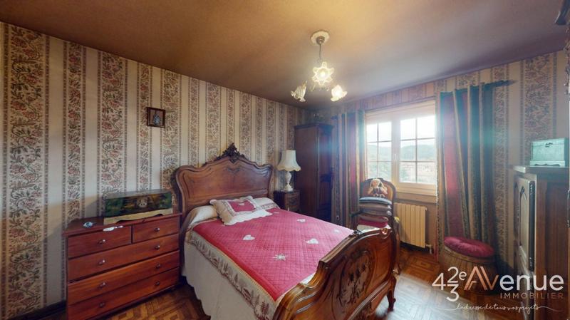 Maison - 237 m² - 9 pièces