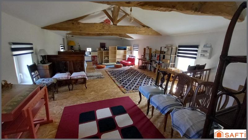 Maison - 220 m² - 6 pièces