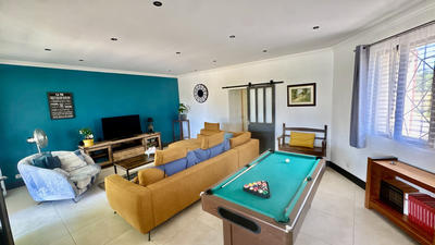 Maison - 250 m² - 5 pièces