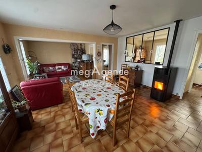 Maison traditionnelle - 97 m² - 5 pièces