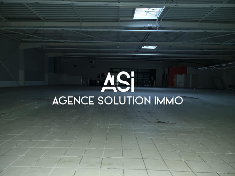 Local commercial - 1 104 m²