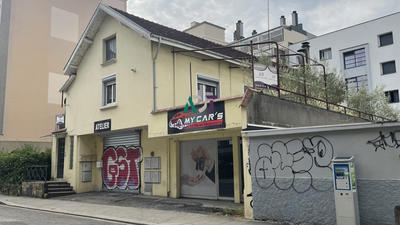 Maison - 246 m² - 8 pièces