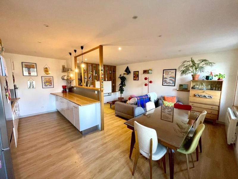 Appartement - 94 m² - 6 pièces