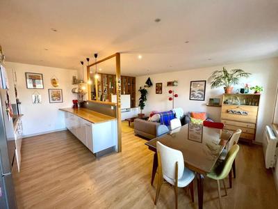 Appartement - 94 m² - 6 pièces