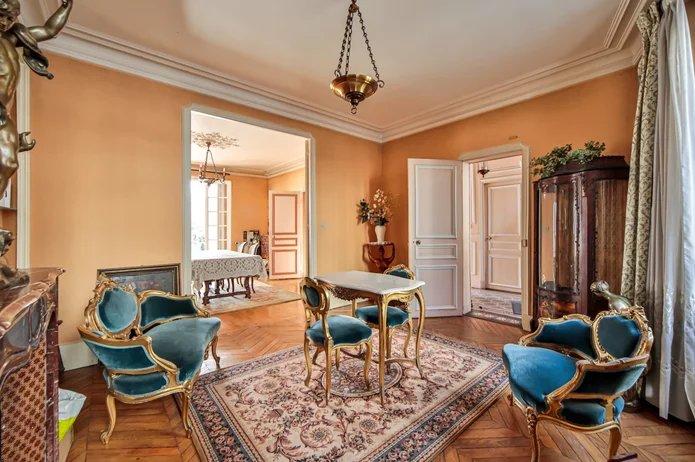 Hôtel particulier - 198 m² - 9 pièces