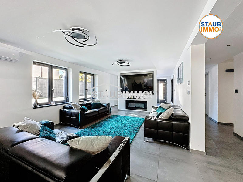 Maison - 200 m² - 8 pièces